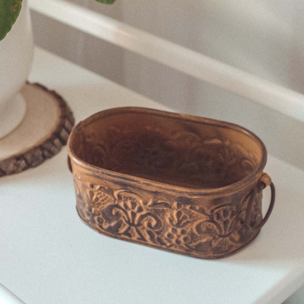 Made in India tin/plant stand